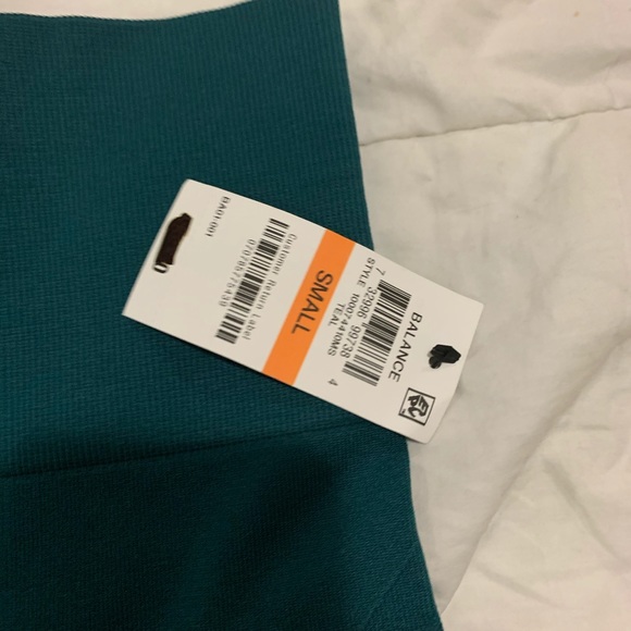 Brand new ideology capris new with tag - Picture 2 of 5